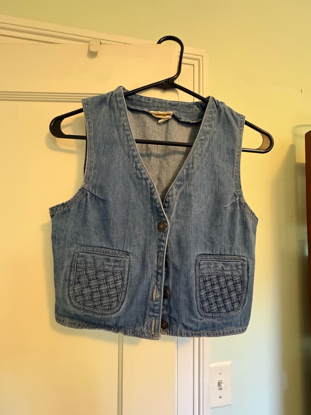 Vintage Denim Button-Front Cropped Vest - Blue